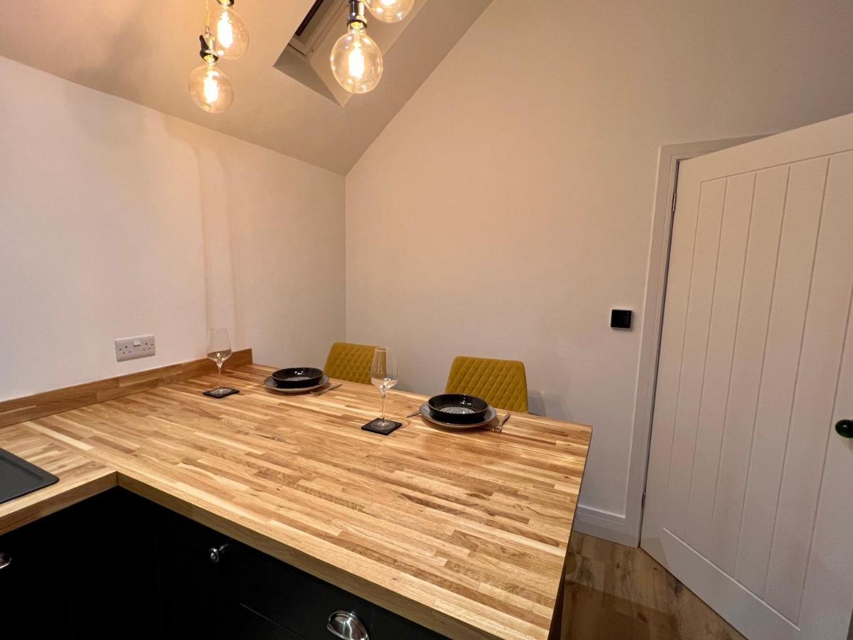 Apple Tree Apartment Hensol Exterior foto